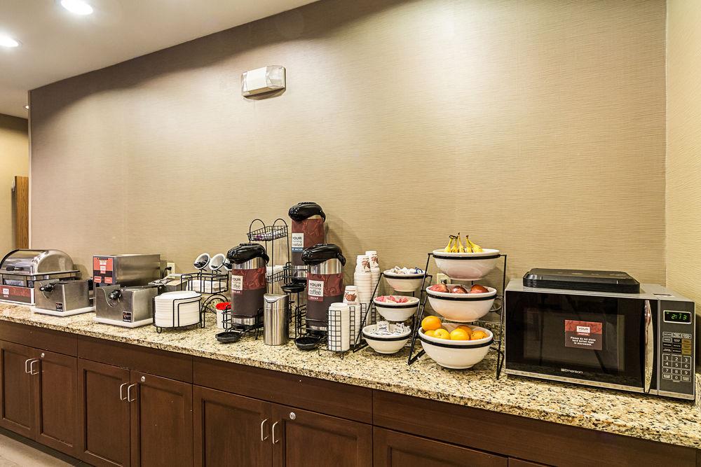 Comfort Inn East Wichita Buitenkant foto