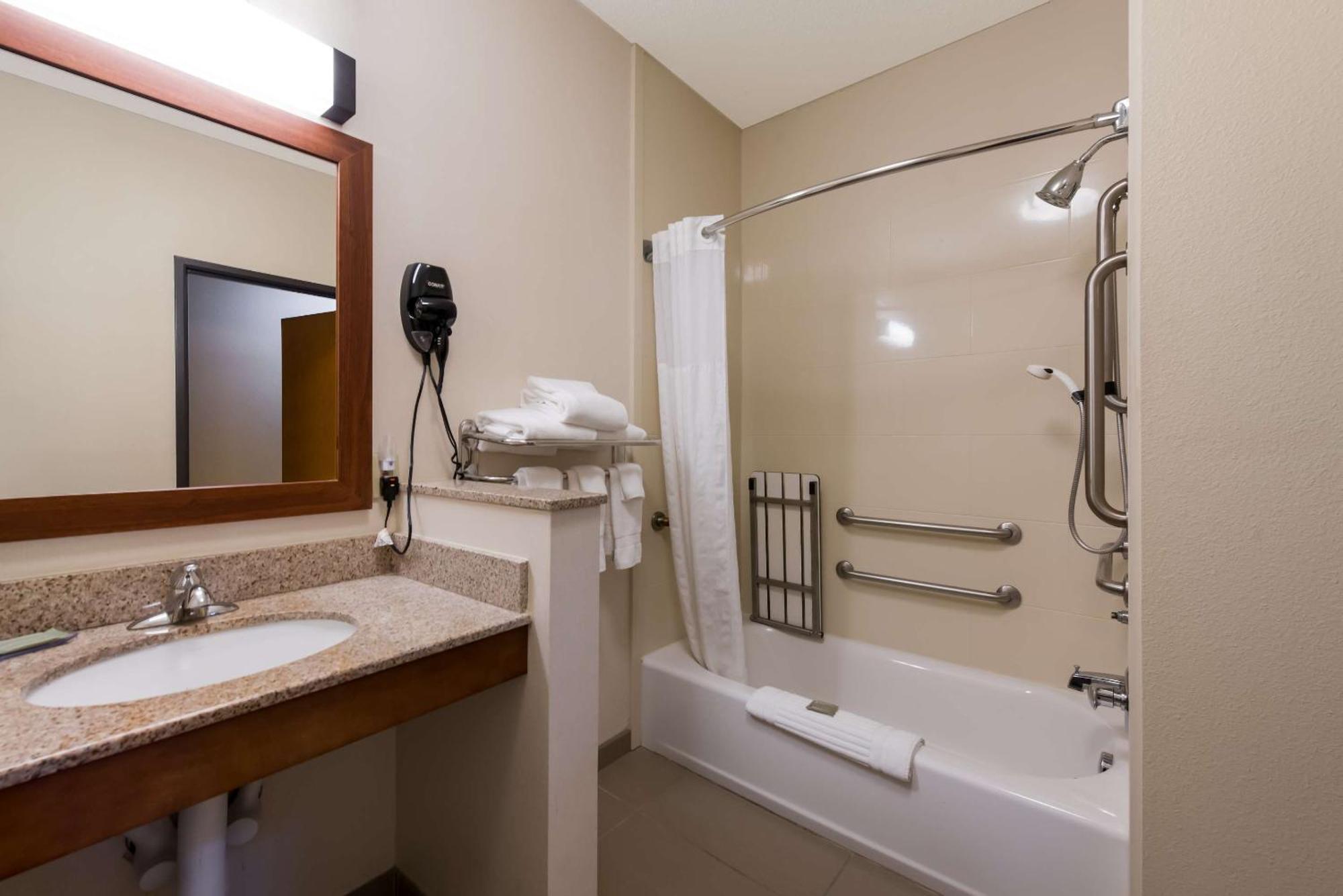 Comfort Inn East Wichita Buitenkant foto