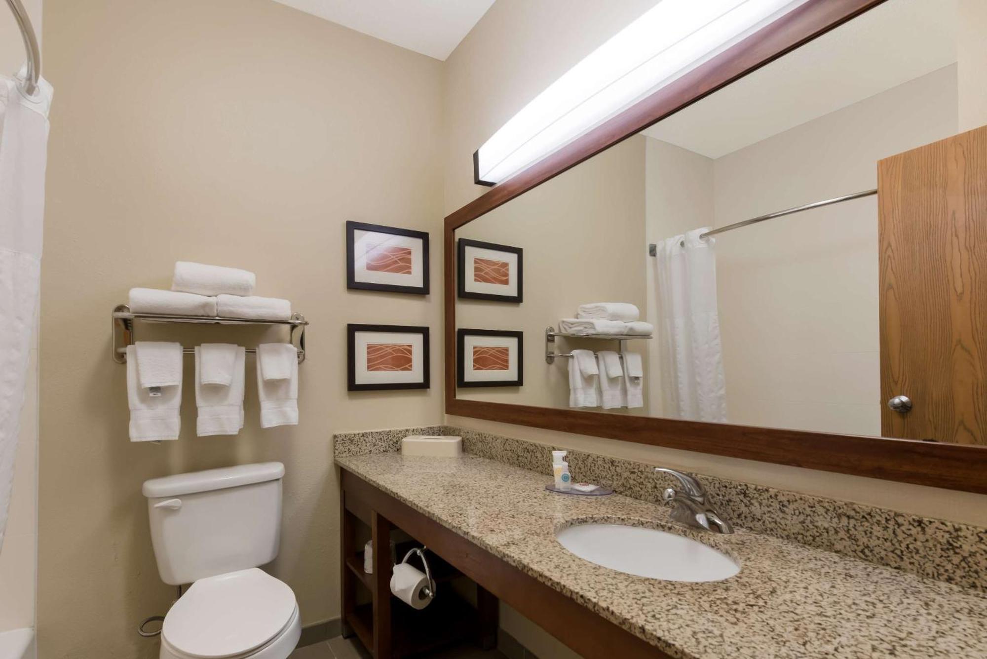 Comfort Inn East Wichita Buitenkant foto