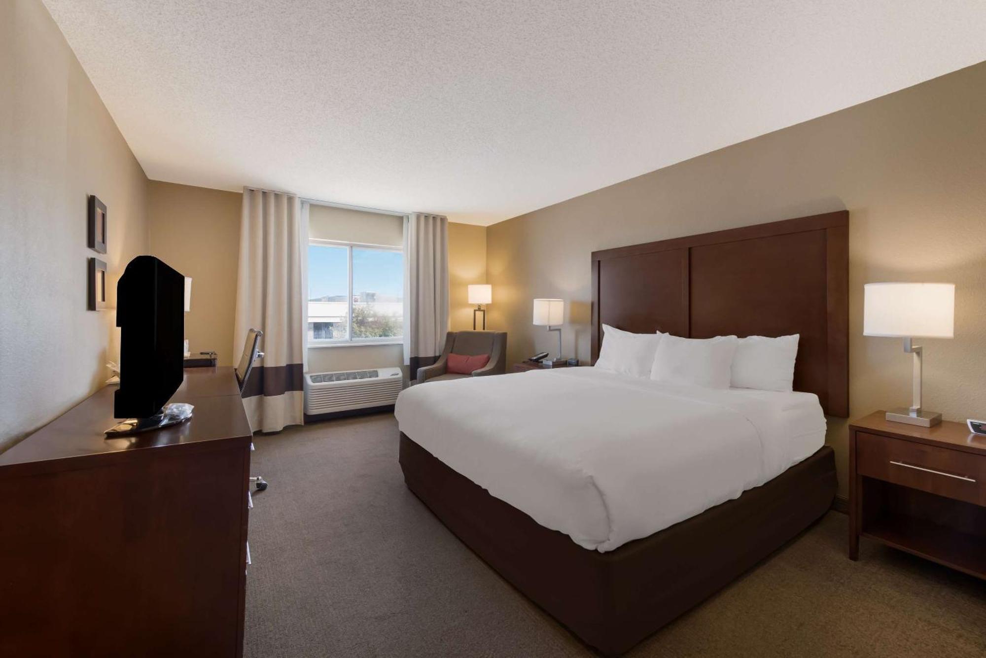 Comfort Inn East Wichita Buitenkant foto